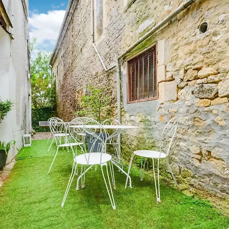 Cosy In With A Terrace *