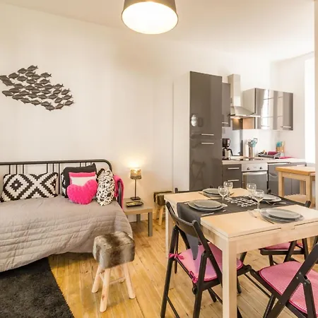 Cosy In With A Terrace Апартаменты *
